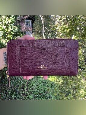 COACH Long Zip-Around Wallet Purple Crossgrain Leather w Gold Hardware AUTHENTIC